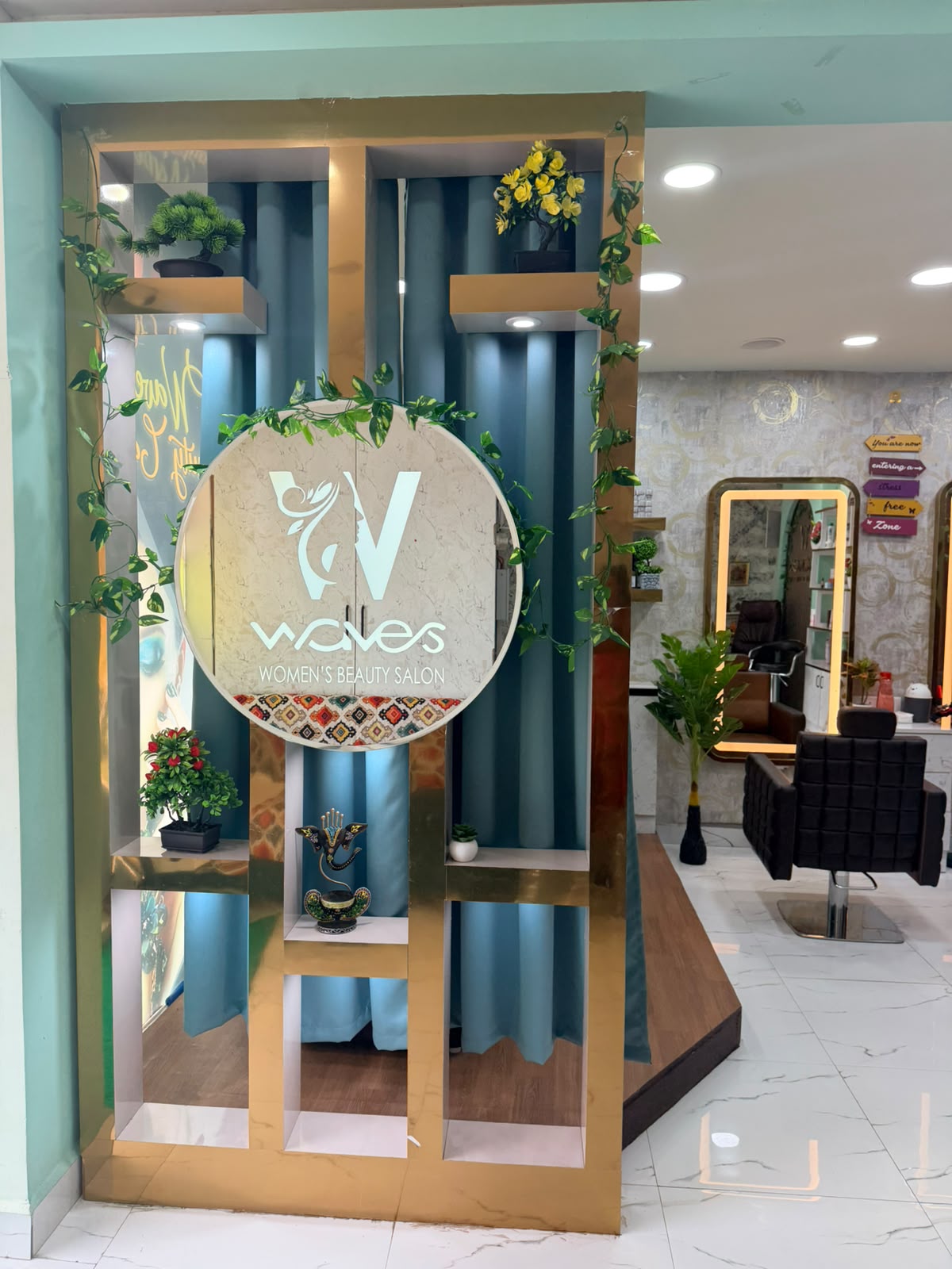 Waves Women's Salon